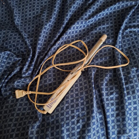 conair curlling iron - Picture 1 of 8